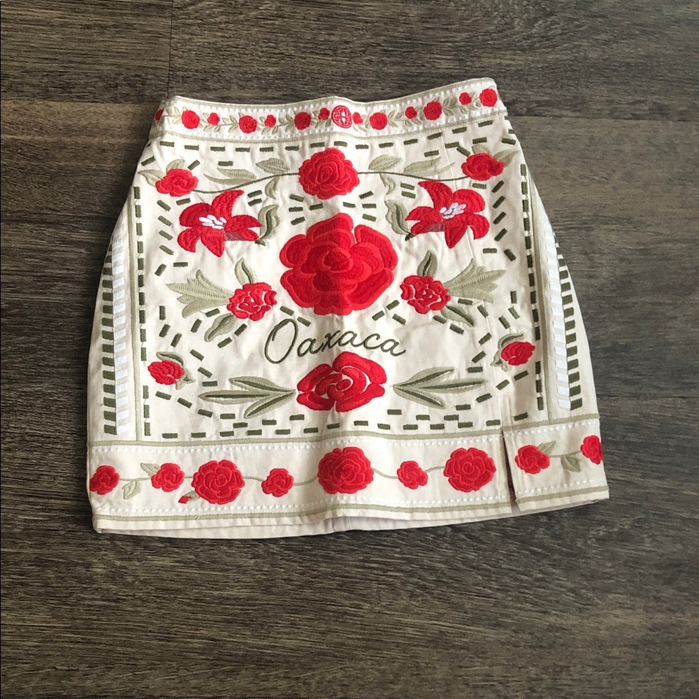 Herencia Collections White Mini Skirt with Red Floral Embroidery